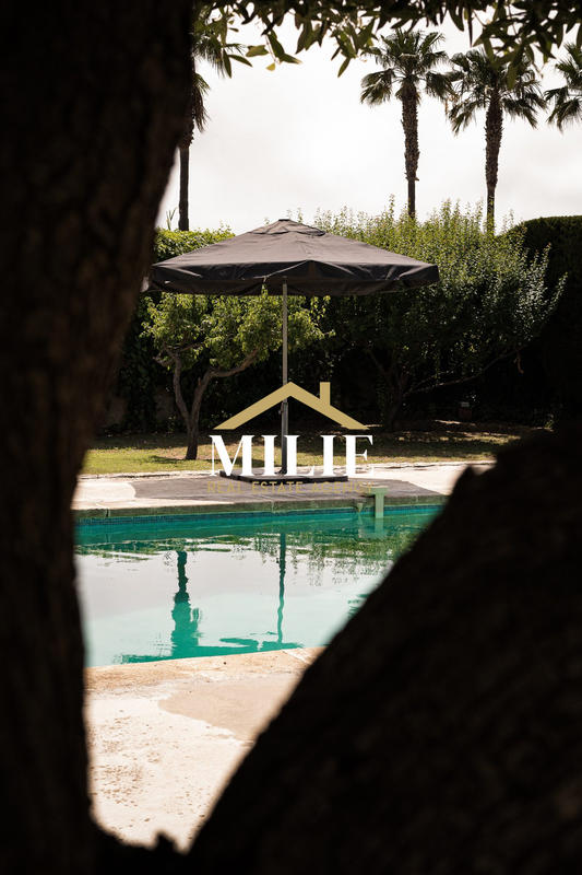 Villa - 350 m² - 8 pièces