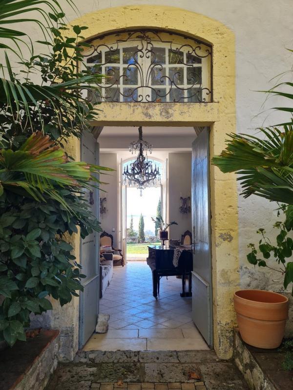 Demeure - 802 m² - 15 pièces