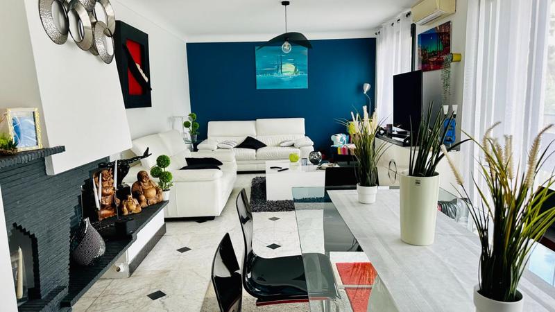 Maison - 185 m² - 8 pièces