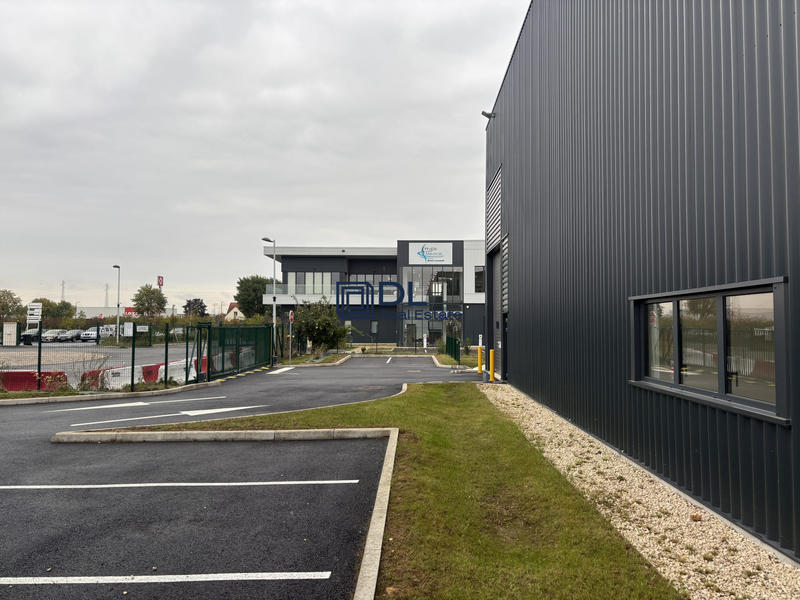 Entrepôt - 1 000 m²