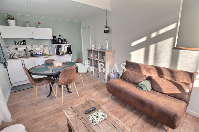 Maison - 250 m² - 10 pièces