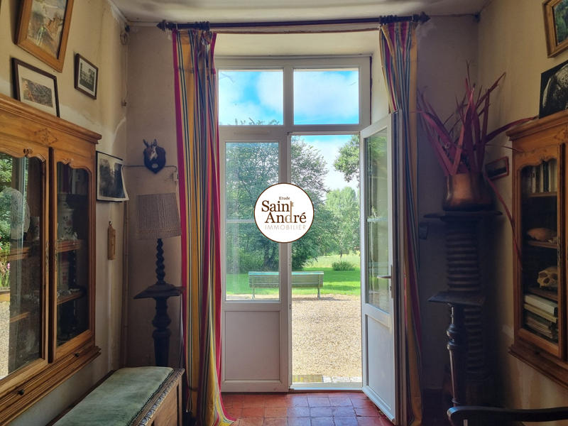 Maison - 470 m² - 12 pièces