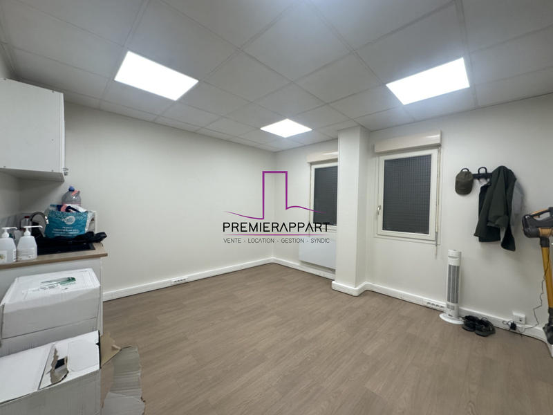 Local d'activités - 182 m²