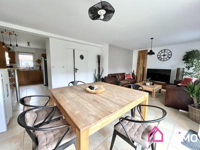 Maison traditionnelle - 115 m² - 7 pièces