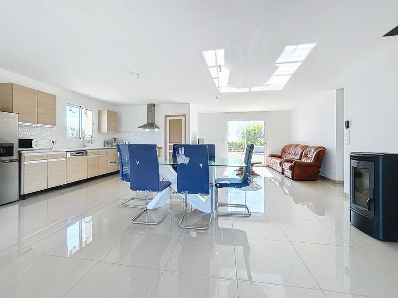 Maison - 95 m² - 4 pièces