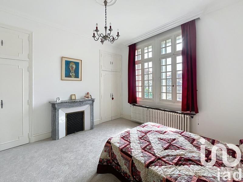 Maison - 323 m² - 9 pièces