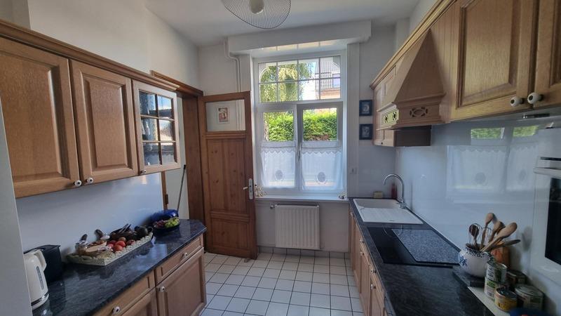 Maison bourgeoise - 250 m² - 12 pièces