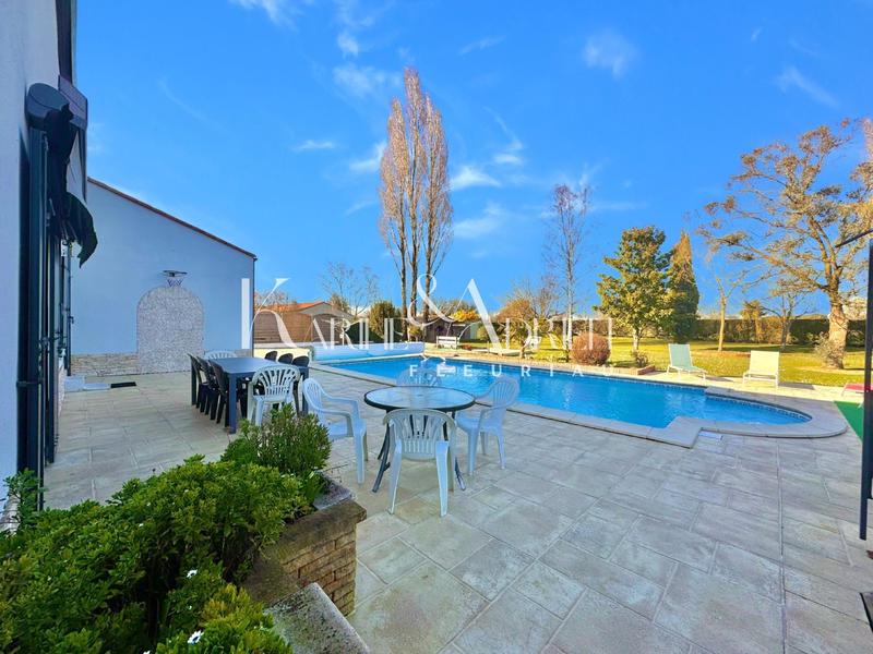 Maison - 178 m² - 5 pièces