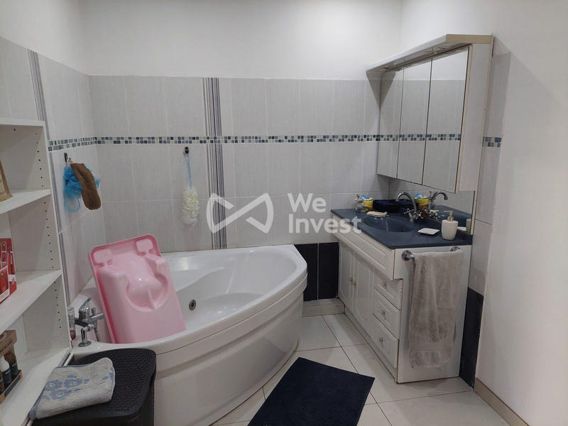 Maison - 223 m² - 7 pièces