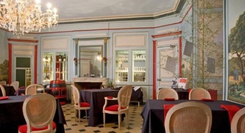 Manoir - 2 000 m² - 60 pièces