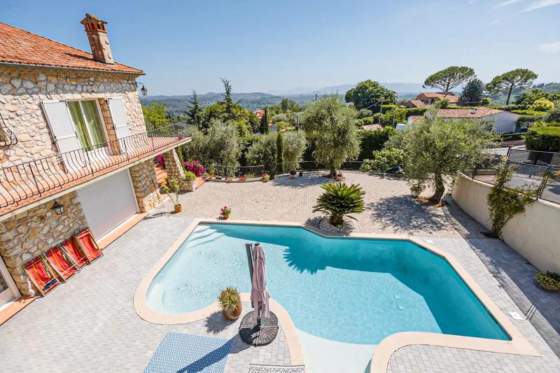 Villa - 260 m² - 8 pièces