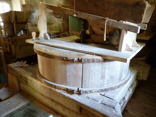 Moulin à eau de Bellegarde du XIVe s