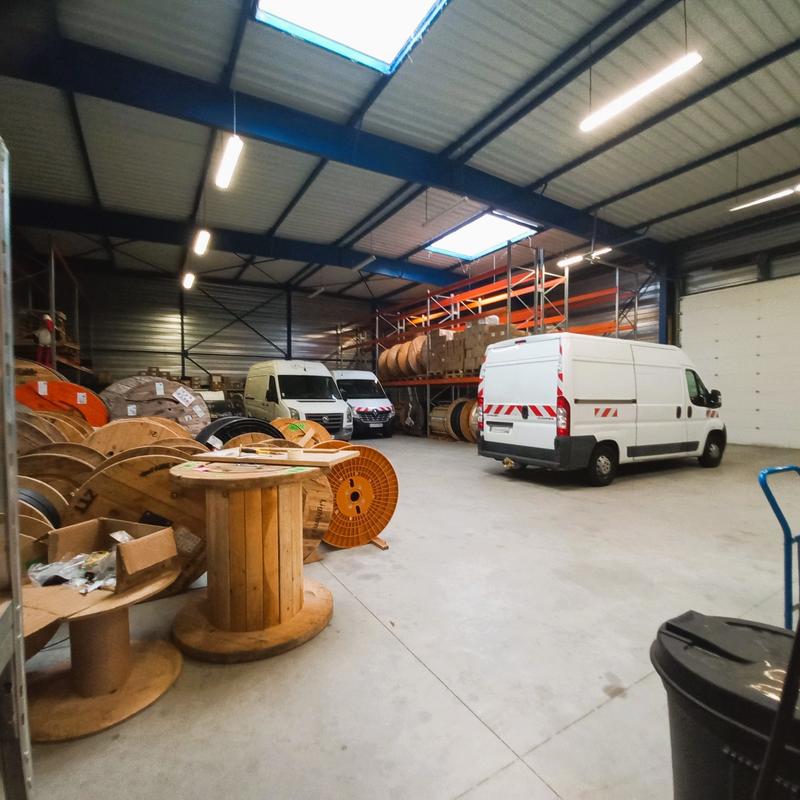 Local d'activités - 691 m²