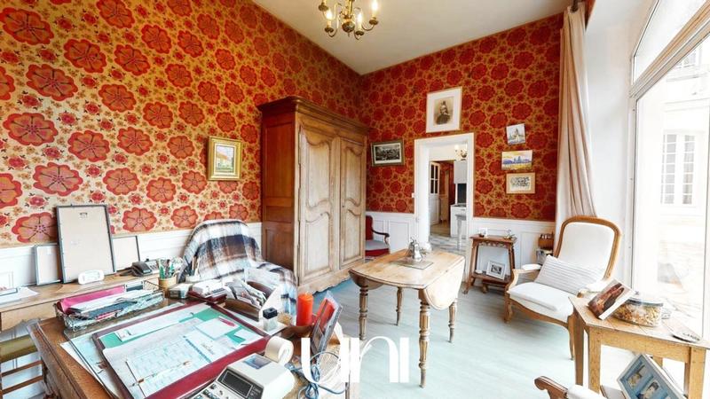 Maison - 208 m² - 8 pièces