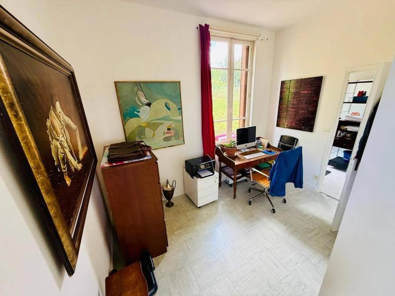 Maison - 202 m² - 6 pièces