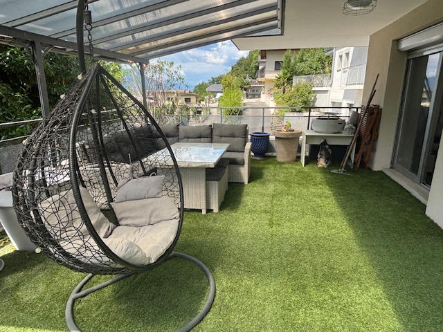 Maison - 202 m² - 7 pièces