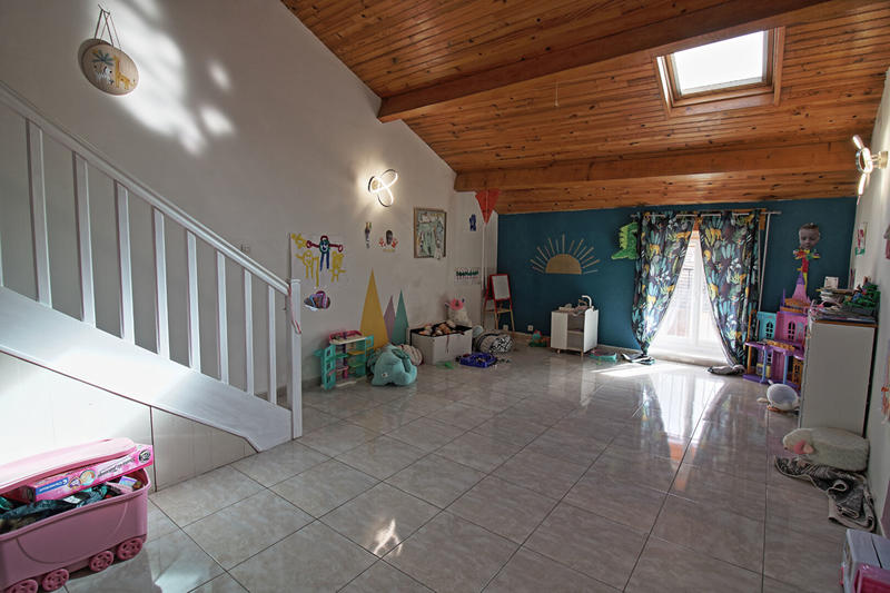 Maison - 137 m² - 5 pièces