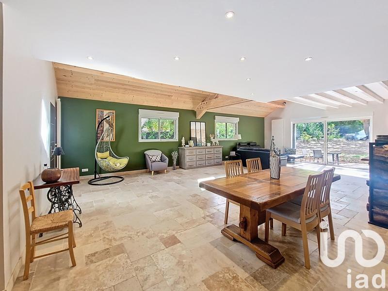 Maison - 232 m² - 8 pièces