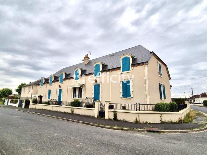 Maison - 345 m² - 14 pièces