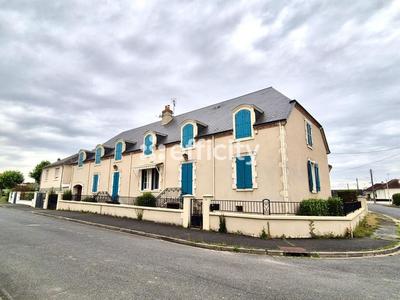 Maison - 345 m² - 14 pièces