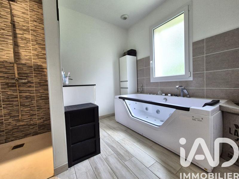 Maison - 94 m² - 5 pièces