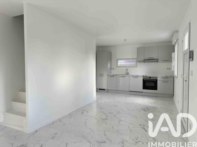 Maison - 64 m² - 4 pièces