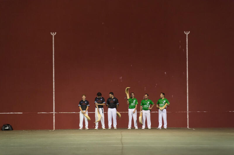 Pelote Basque et folklore landais