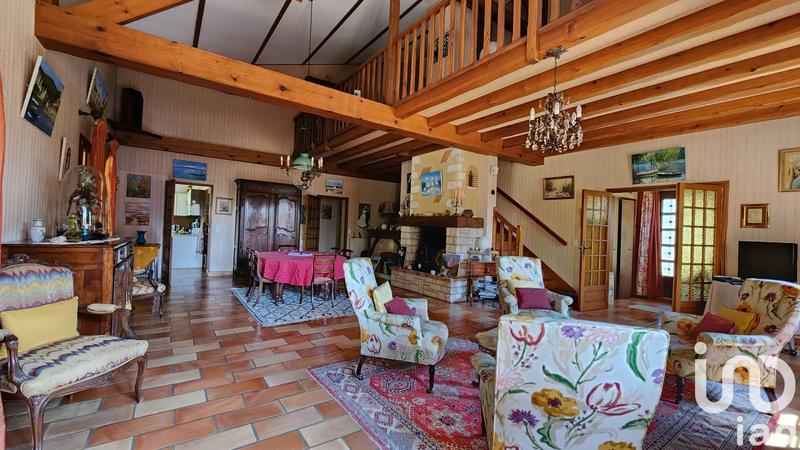 Maison - 219 m² - 6 pièces