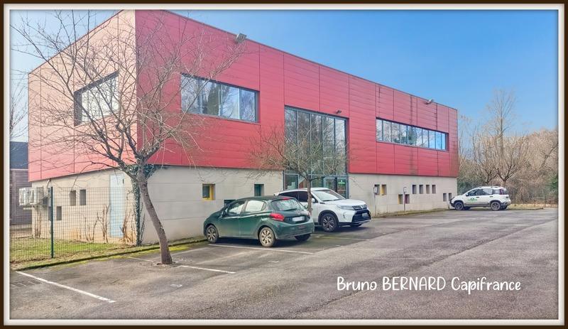 Immeuble - 900 m² - 5 pièces