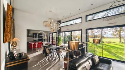 Maison d'architecte - 281 m² - 6 pièces