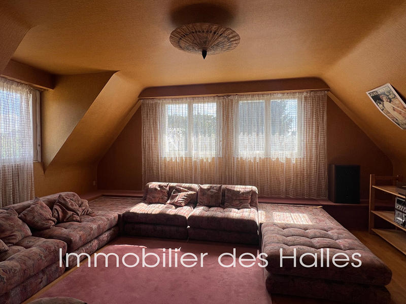 Maison - 213 m² - 6 pièces