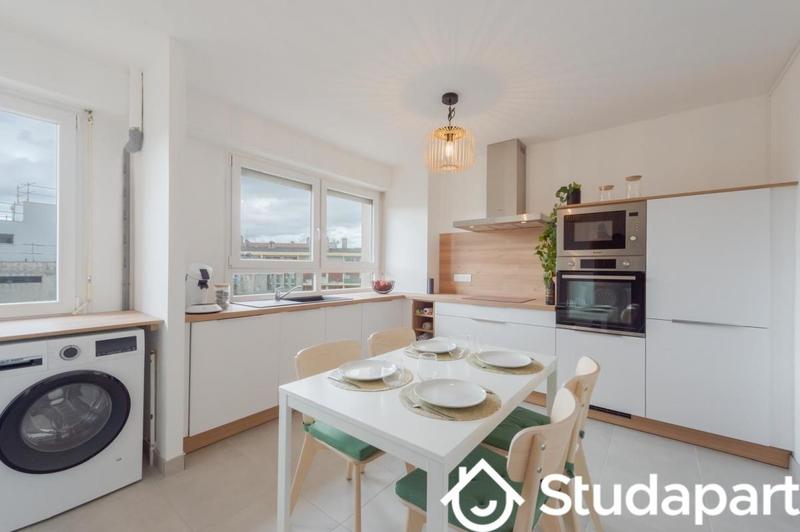 Chambre - 12 m² - 1 pièce