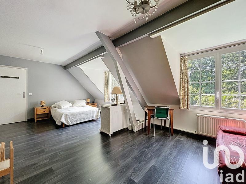 Maison - 270 m² - 9 pièces