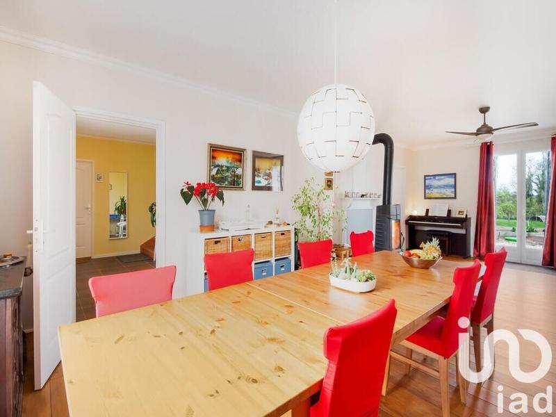 Maison - 300 m² - 9 pièces