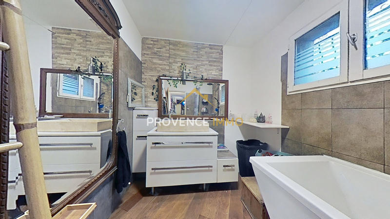 Appartement - 92 m² - 4 pièces