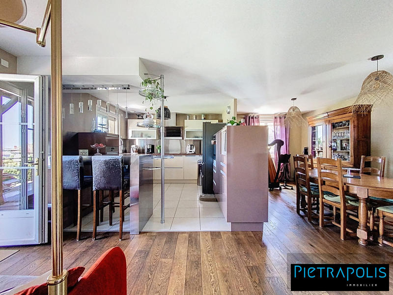 Maison - 140 m² - 5 pièces