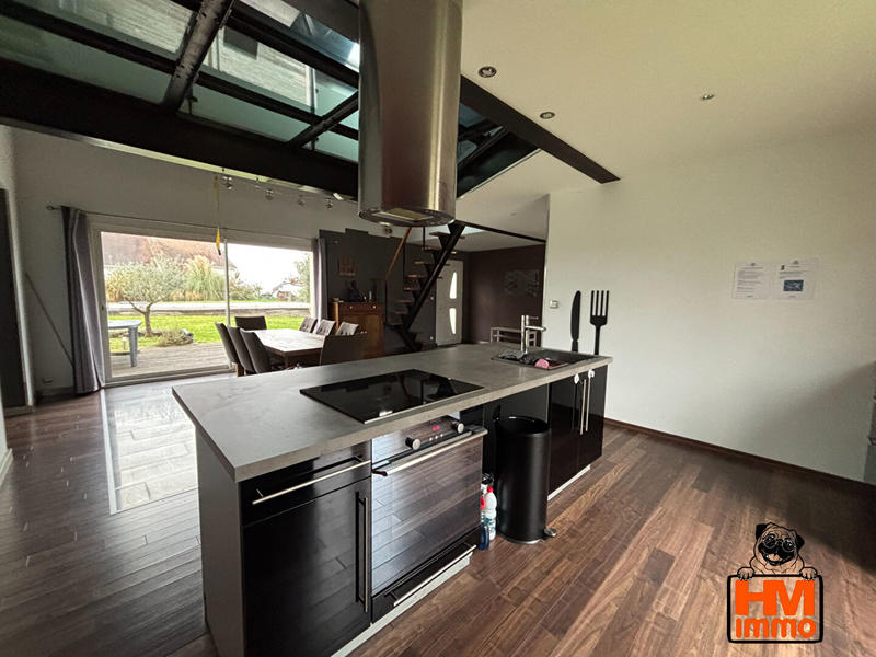 Maison - 210 m² - 7 pièces