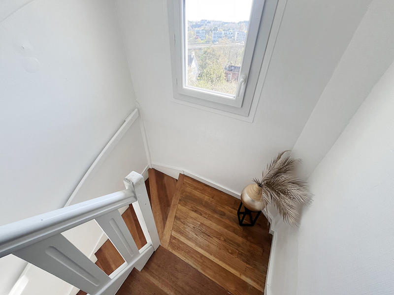 Maison - 198 m² - 8 pièces