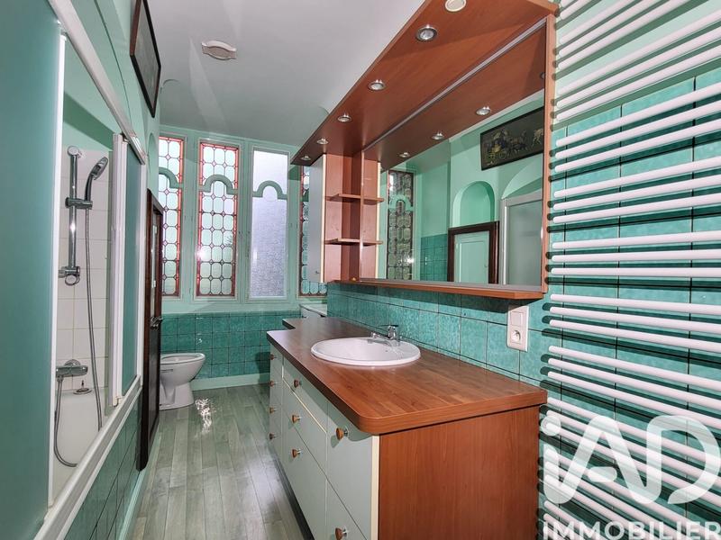 Maison - 259 m² - 12 pièces