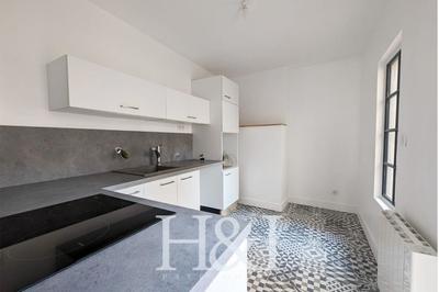 Propriété - 185 m² - 6 pièces