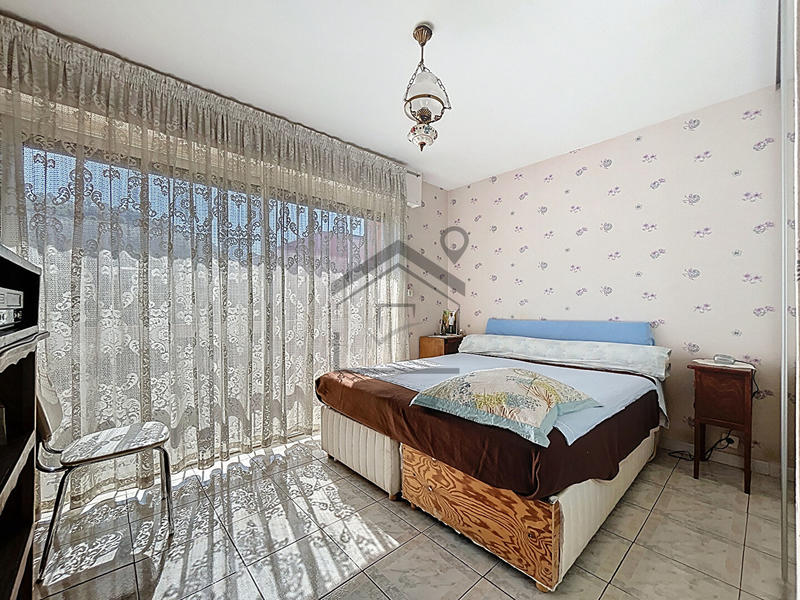 Appartement - 100 m² - 5 pièces