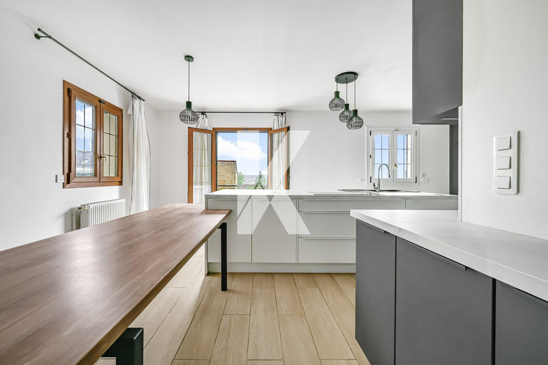 Maison - 162 m² - 7 pièces