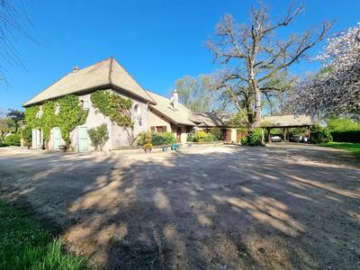 Maison - 288 m² - 9 pièces