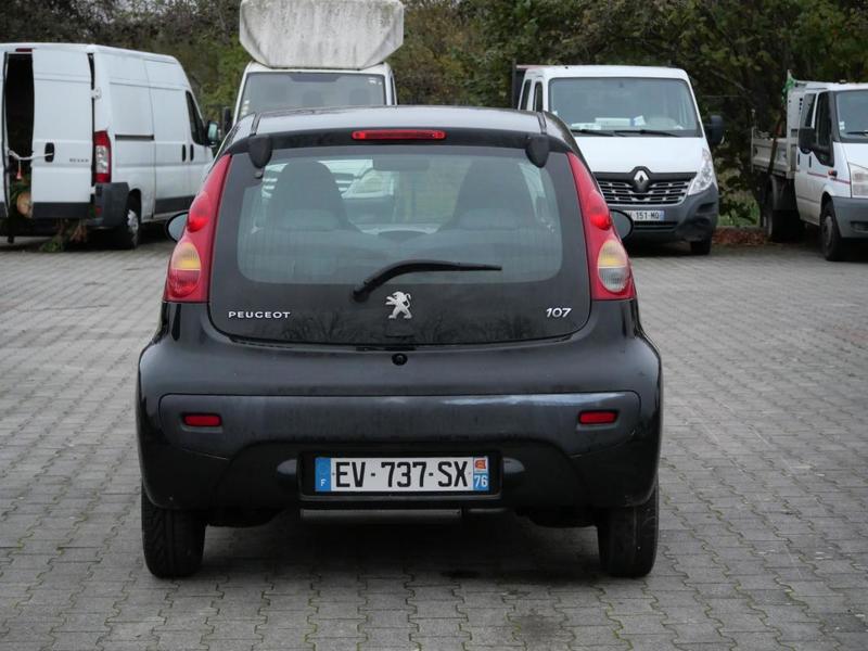 Peugeot 107 1.0i-12v