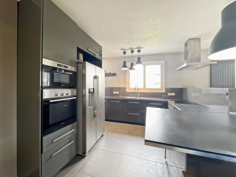 Maison - 175 m² - 6 pièces