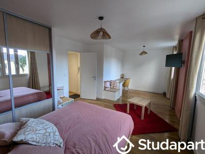 Chambre - 10 m² - 1 pièce