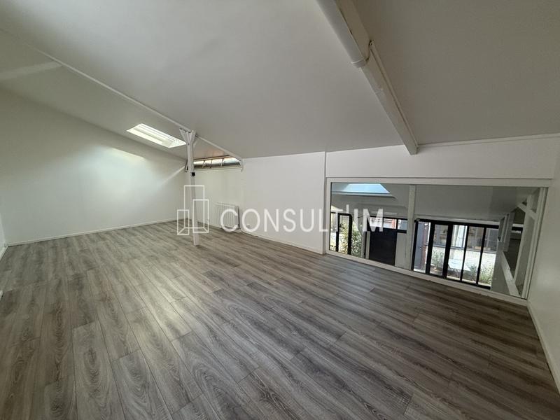 Bureau - 104 m² - 1 pièce