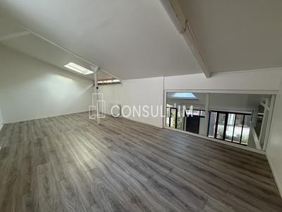 Bureau - 104 m² - 1 pièce