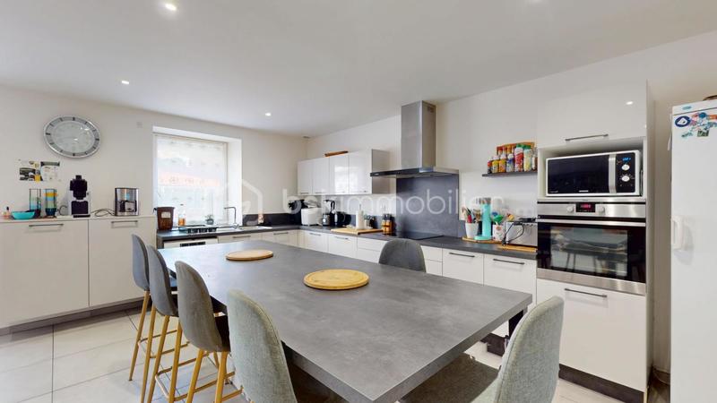 Maison de ville - 256 m² - 6 pièces