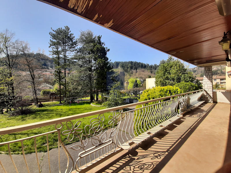 Maison - 493 m² - 12 pièces